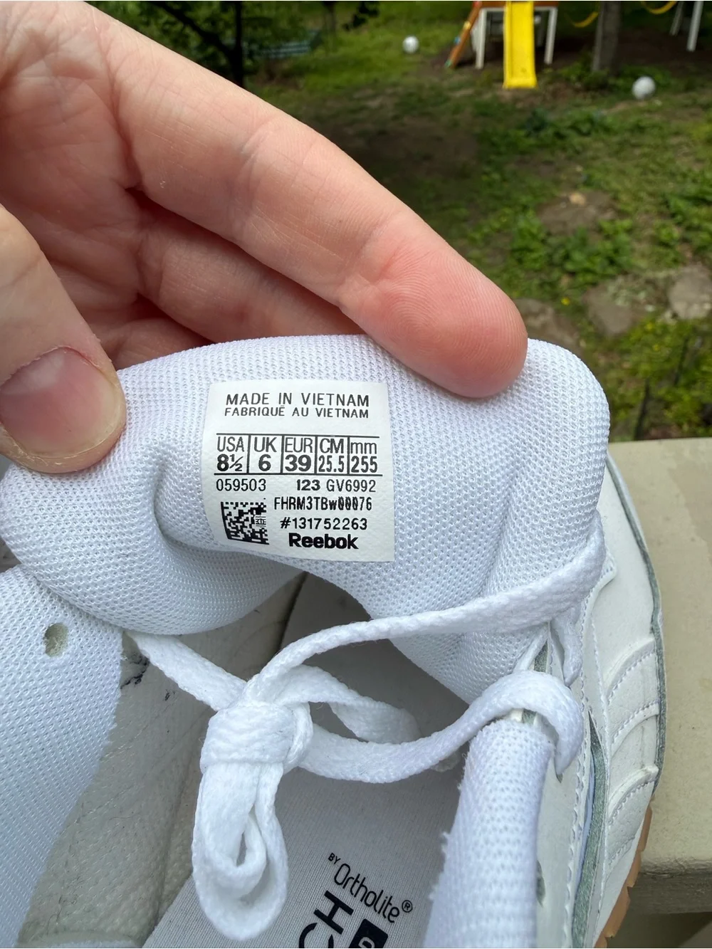 LIKE NEW Reebok White Leather Women's Sneaker with Gum Outsole